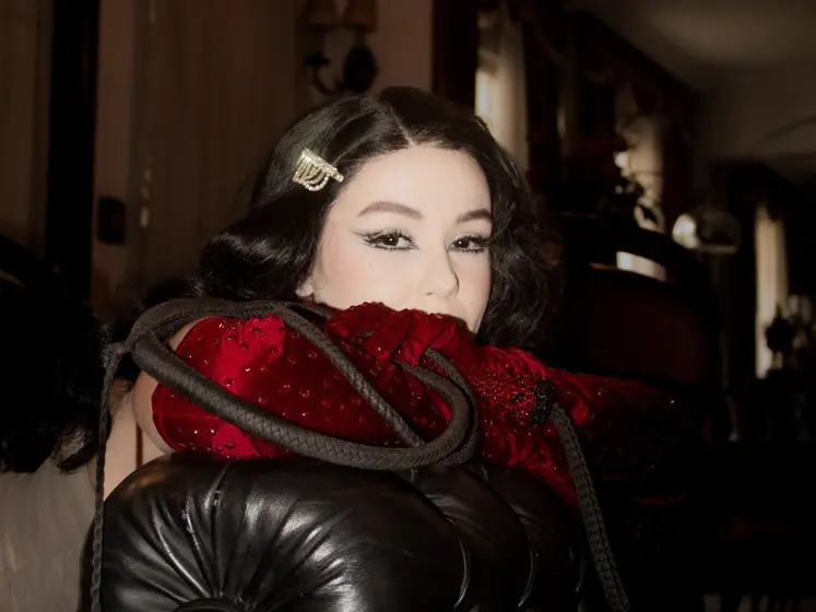 BurlesqueQueen live webcam
