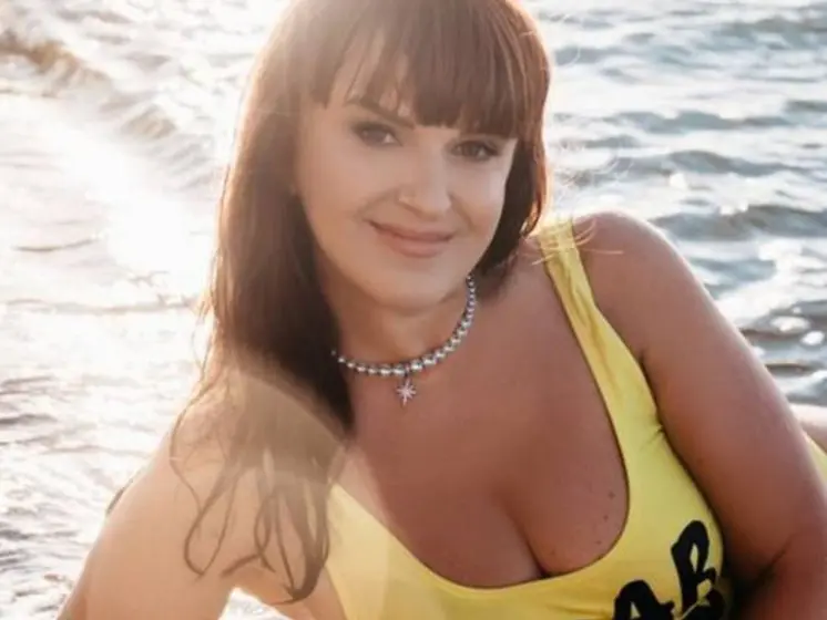 ElinaSaint live webcam