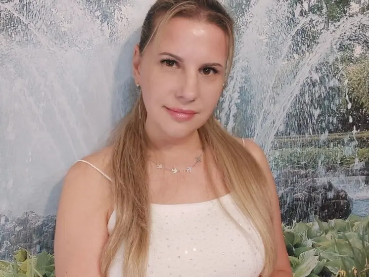 Juliiya live webcam