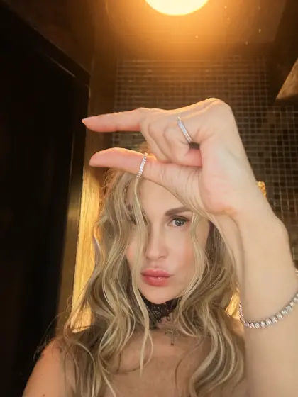 MillaVonLove live webcam